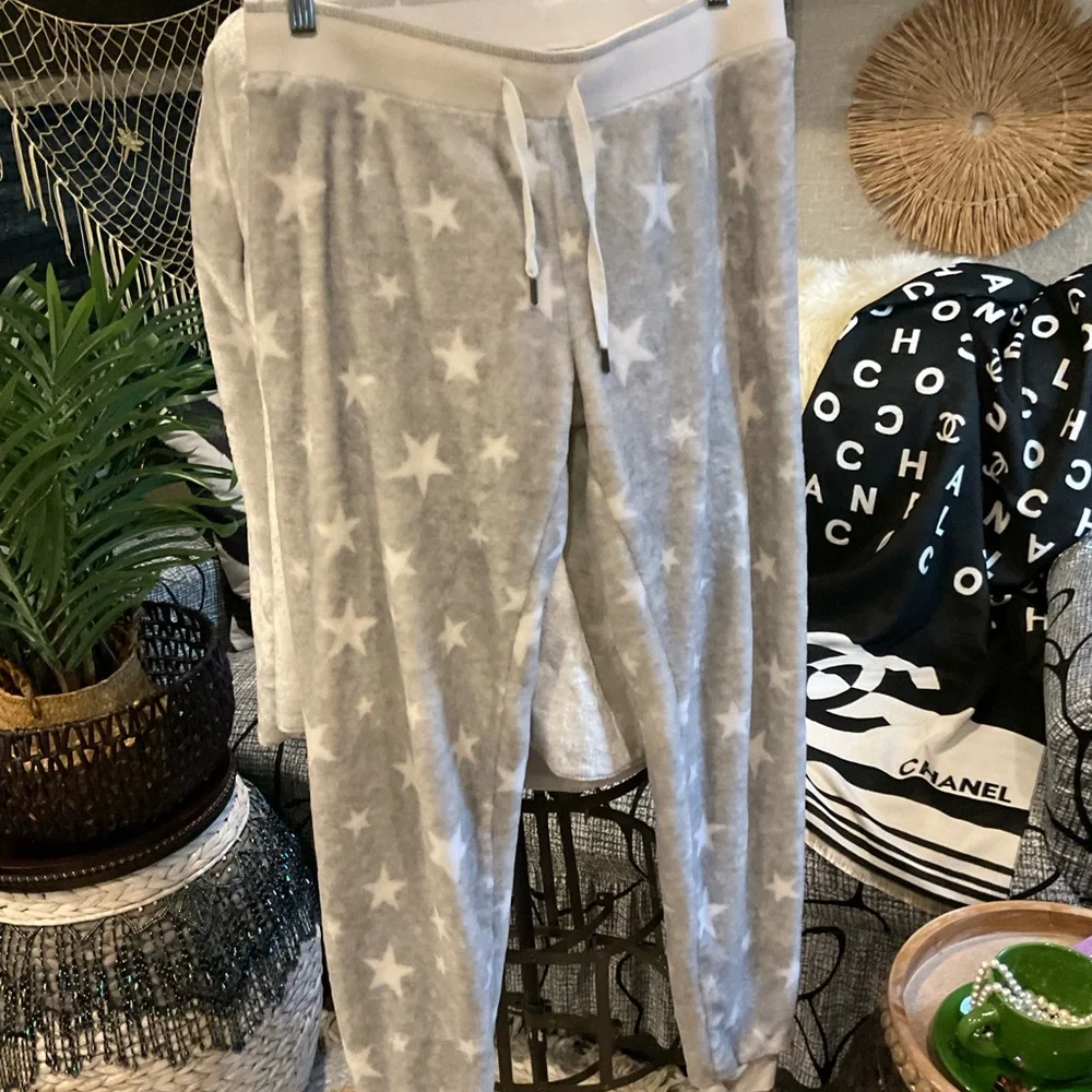 P.J. Salvage Gray Star Lounge Set Top/M Pants/S - Picture 2 of 14